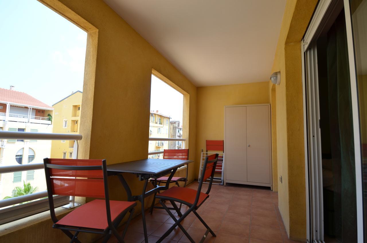 Appartement 3 Personnes Avec Coin Nuit Avec Terrasse Et Parking Quartier Du Port De Nice นีซ ภายนอก รูปภาพ
