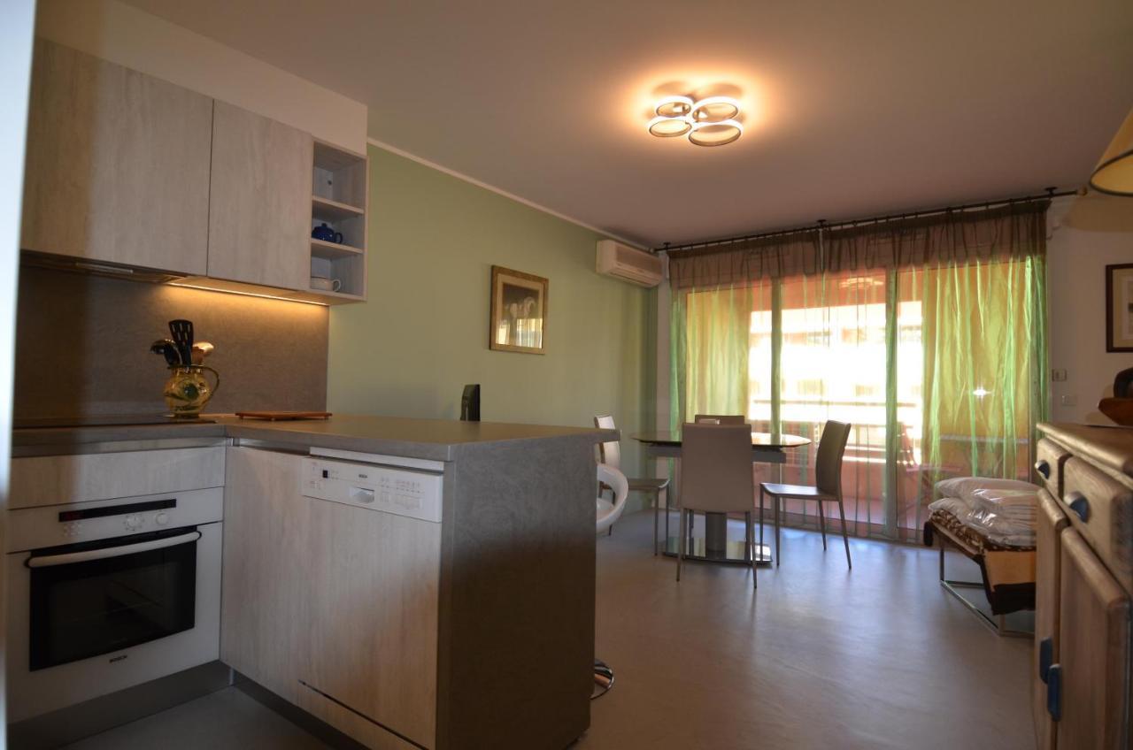 Appartement 3 Personnes Avec Coin Nuit Avec Terrasse Et Parking Quartier Du Port De Nice นีซ ภายนอก รูปภาพ